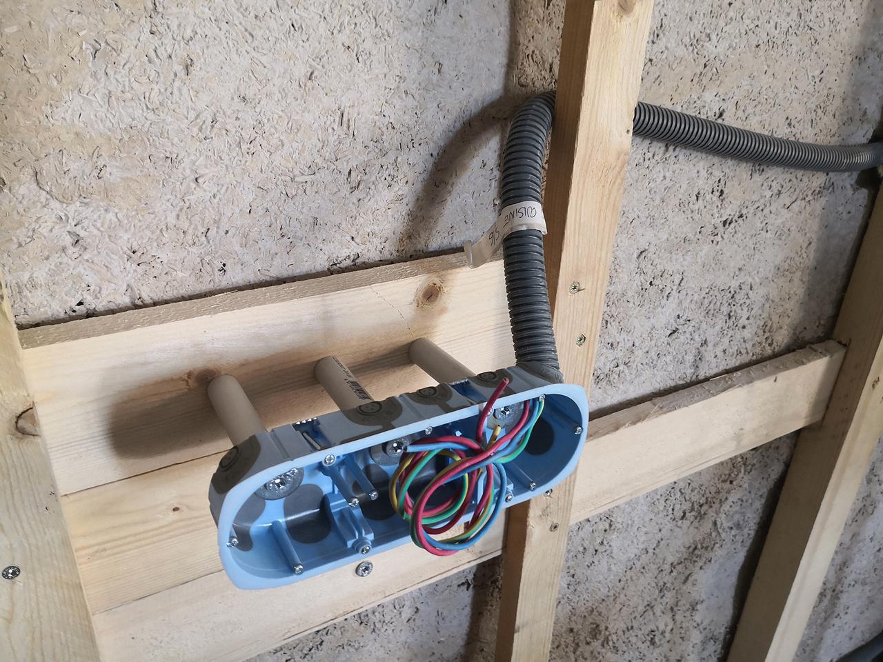 installation-reseaux-electrique-boitier-3P-1