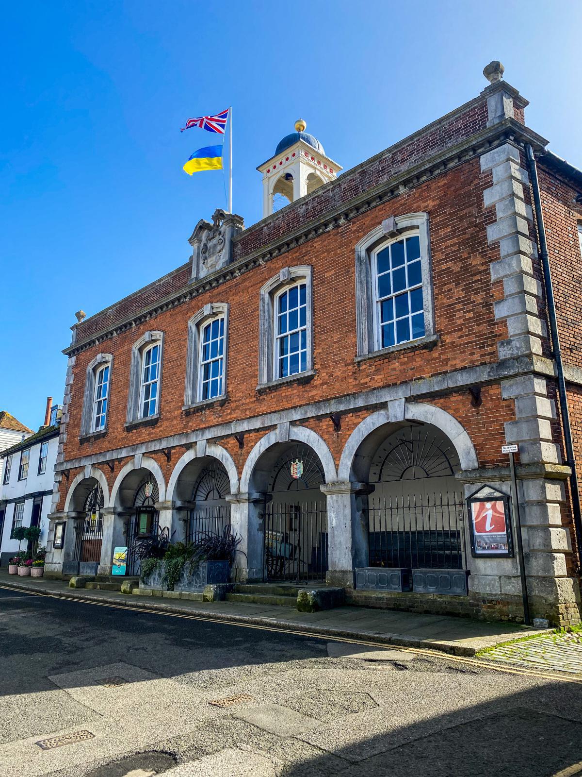 2. THE TOWN HALL 2. THE TOWN HALL