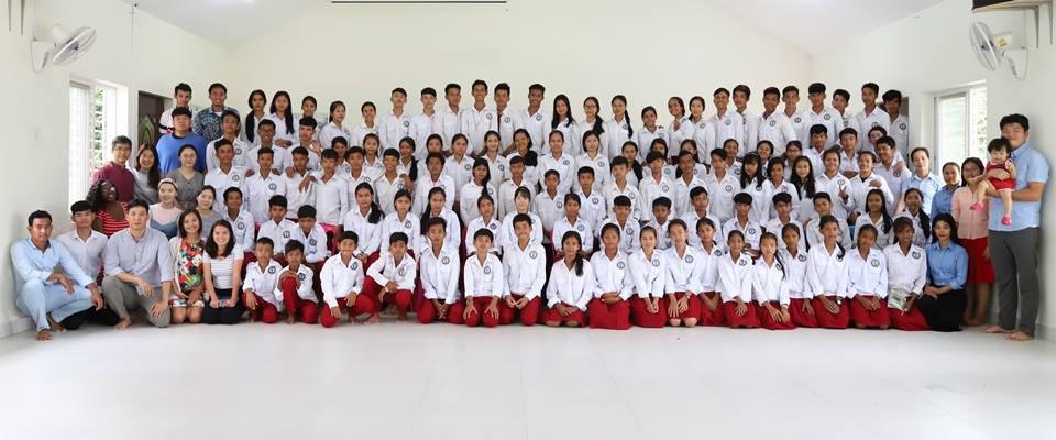 សាលាអាត់វេនទីស្ទតាកែវ | Takeo Adventist school