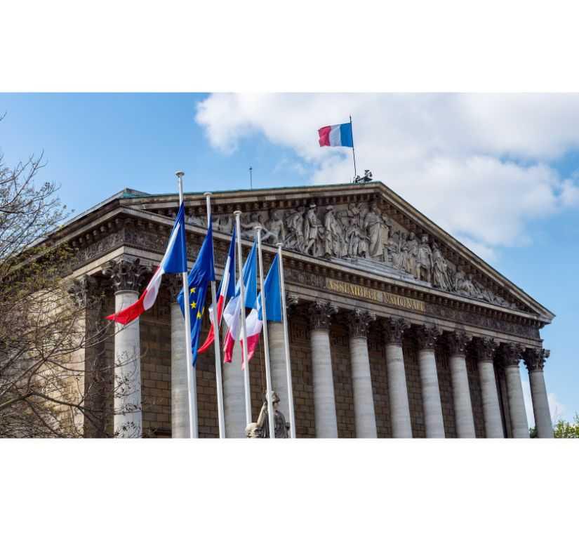 Retraites : les sénateurs rejettent la suspension de la réforme et adoptent le gel des pensions