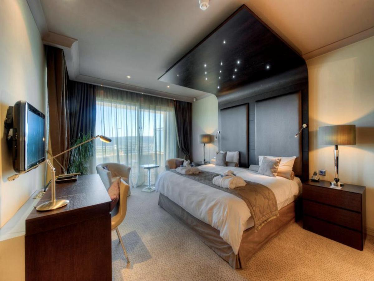 Radisson Blu Golden Sands