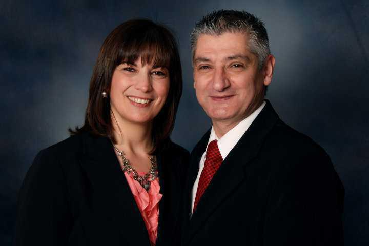 Pastores Rubén y Araceli Kassabián