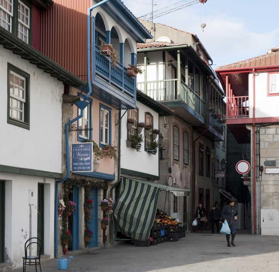 Rua Direita de Chaves Rua Direita de Chaves