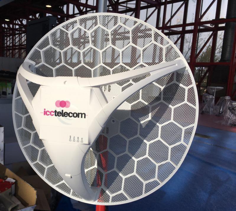 Drones en la televisión: demostración de vuelo en dron para retransmisiones en directo Drones en la televisión: demostración de vuelo en dron para retransmisiones en directo