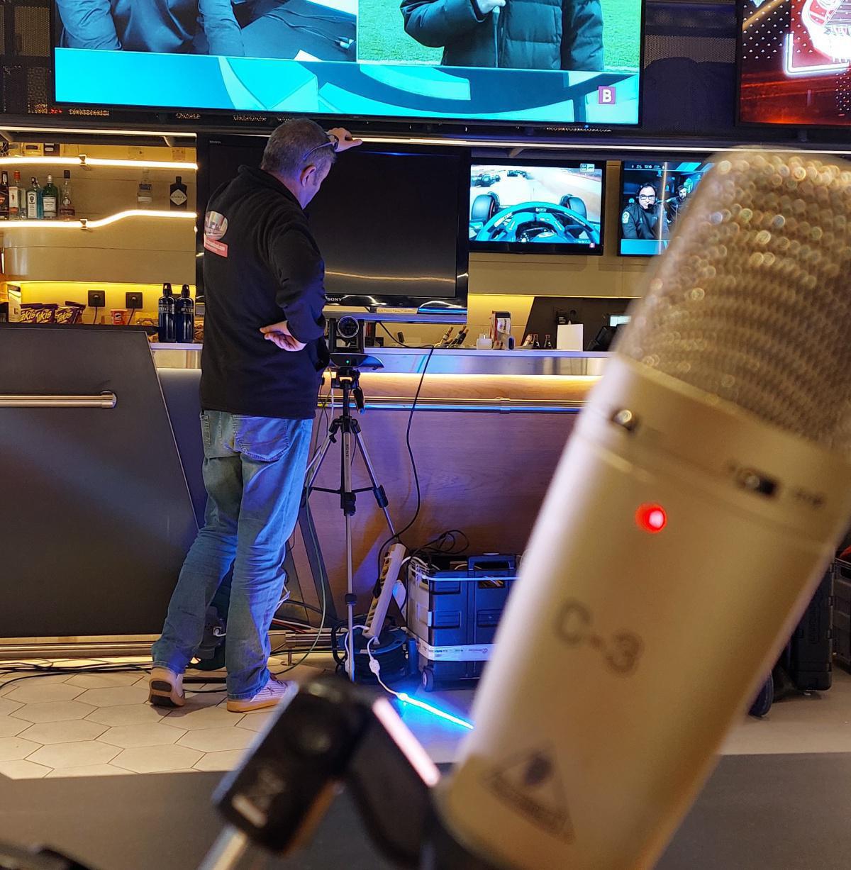 Streaming desde el bar La Liga de PortAventura con Fernando Morientes y el youtuber Bydiegox10 Streaming desde el bar La Liga de PortAventura con Fernando Morientes y el youtuber Bydiegox10