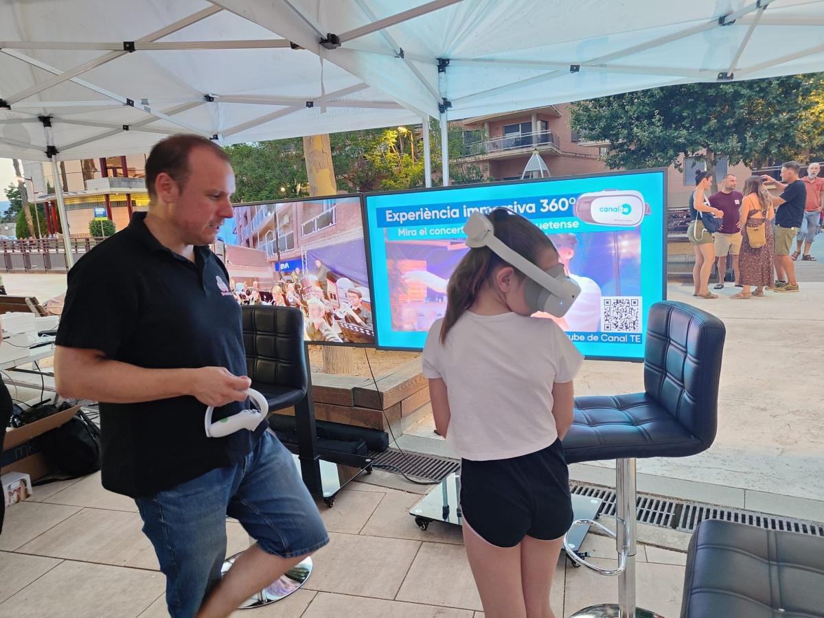 Realitat virtual i música en viu: Roquetes se submergeix en el seu primer concert 360º Realitat virtual i música en viu: Roquetes se submergeix en el seu primer concert 360º