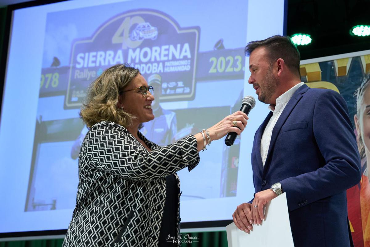 El Rallye Internacional Sierra Morena recibe su galardón de la Asociación de Periodistas Deportivos de Córdoba El Rallye Internacional Sierra Morena recibe su galardón de la Asociación de Periodistas Deportivos de Córdoba
