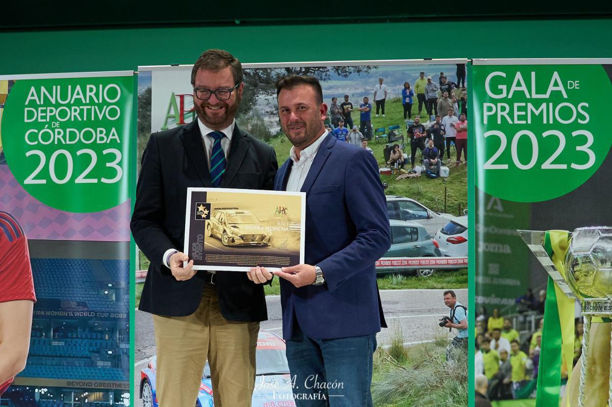 El Rallye Internacional Sierra Morena recibe su galardón de la Asociación de Periodistas Deportivos de Córdoba El Rallye Internacional Sierra Morena recibe su galardón de la Asociación de Periodistas Deportivos de Córdoba