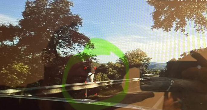 19:02 | TC7 Espiel › [FOTO] MUY URGENTE, la gente que estáis detrás de los guardarraíles os tenéis que poner en un sitio alto y seguro. Colabora con nosotros, muchas gracias.