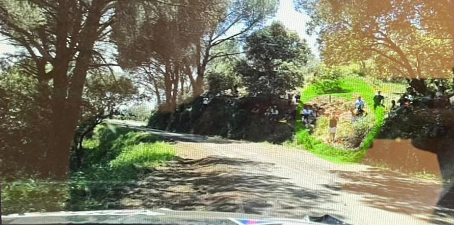 15:44 | TC12 Villaviciosa › [FOTO] MUY URGENTE, la gente que estáis en este punto, tenéis que situarios en sitios altos y seguros. Posible suspensión del tramo. Colabora con nosotros. Muchas gracias.