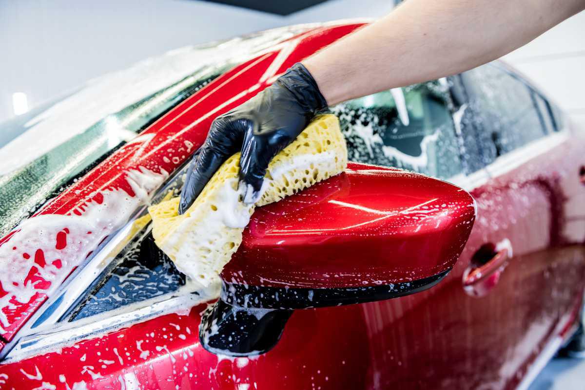 Classe C, Audi A8, Peugeot 508... Laver et nettoyer une grande berline ou un 4x4 Classe C, Audi A8, Peugeot 508... Laver et nettoyer une grande berline ou un 4x4