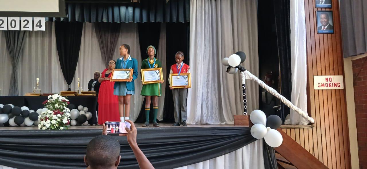 Grade 6 TOP Academic achievers in Circuit 2!