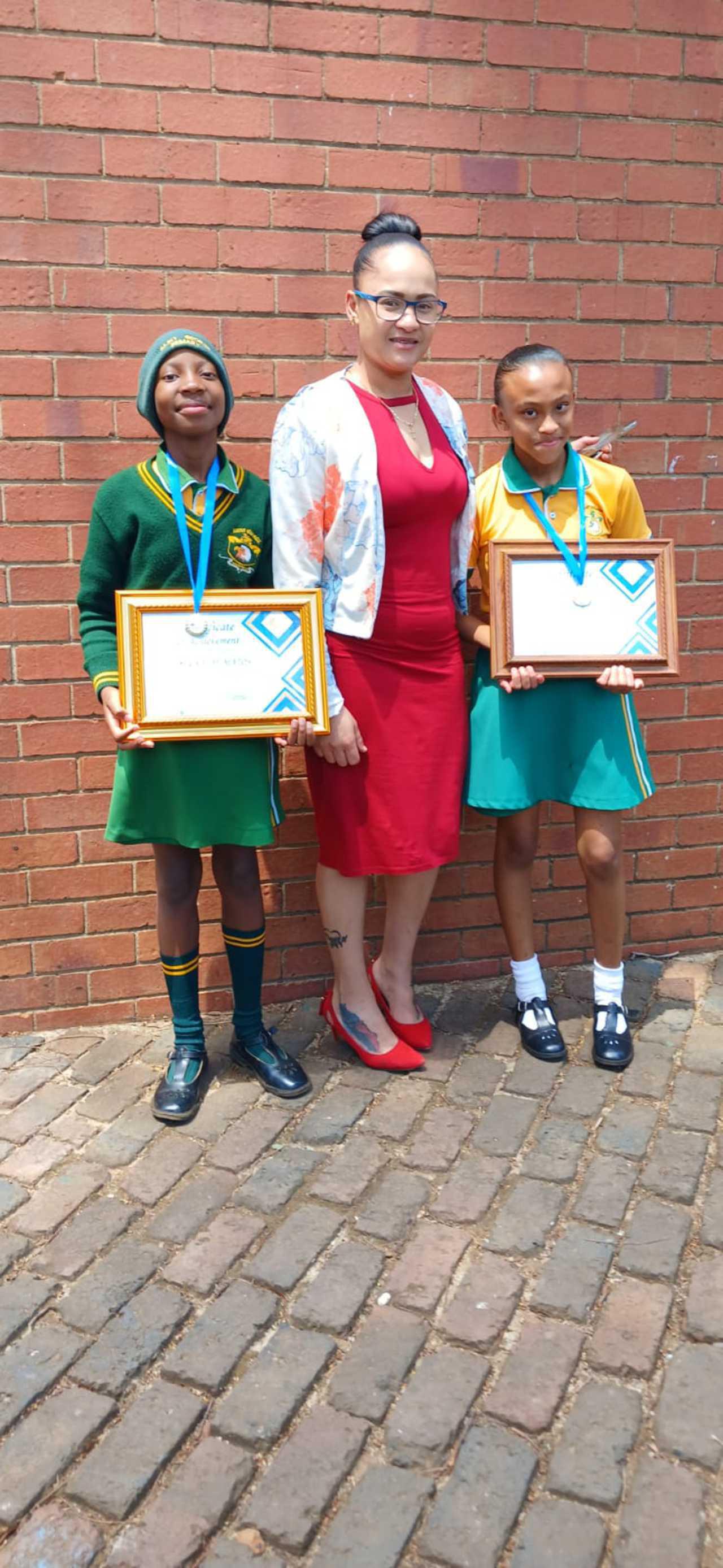 Grade 6 TOP Academic achievers in Circuit 2!