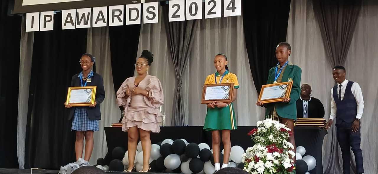 Grade 6 TOP Academic achievers in Circuit 2!