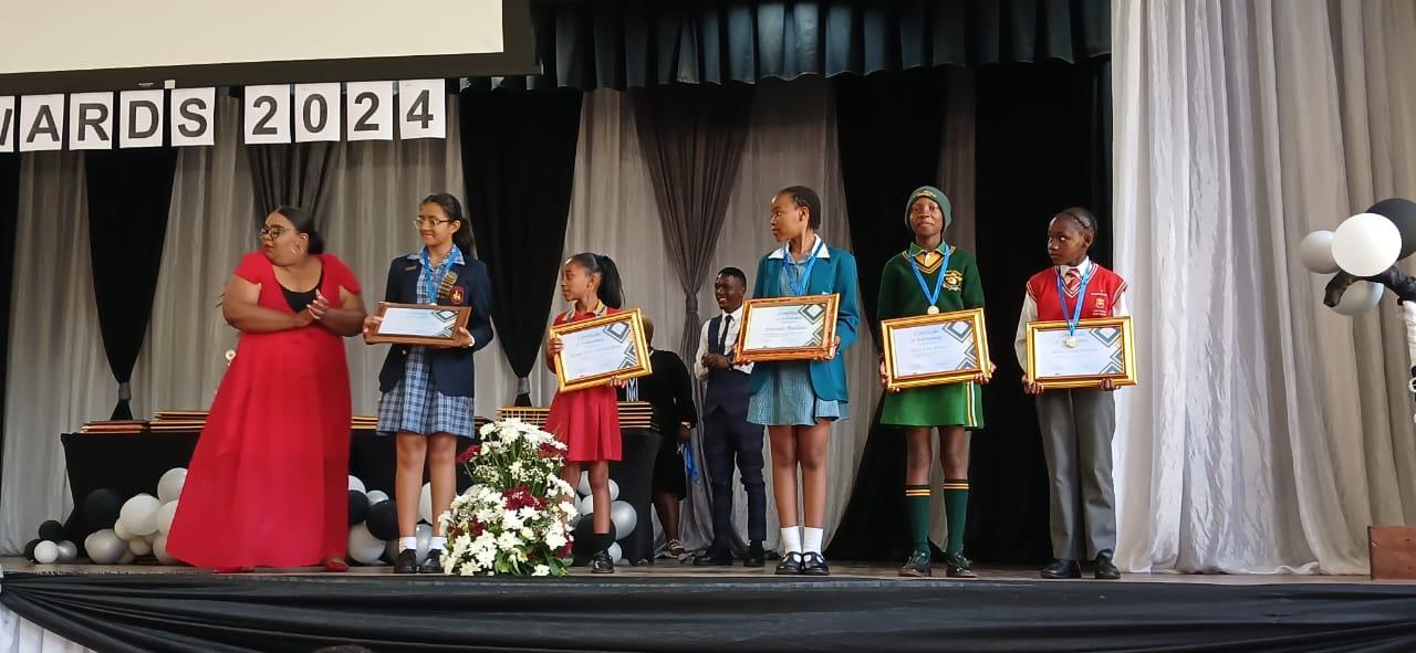 Grade 6 TOP Academic achievers in Circuit 2! 