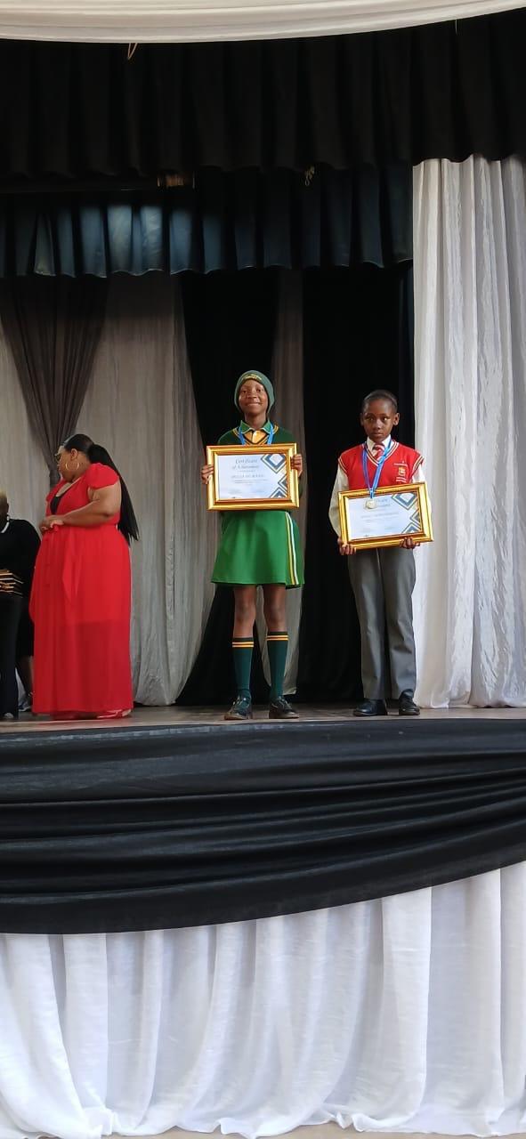 Grade 6 TOP Academic achievers in Circuit 2!