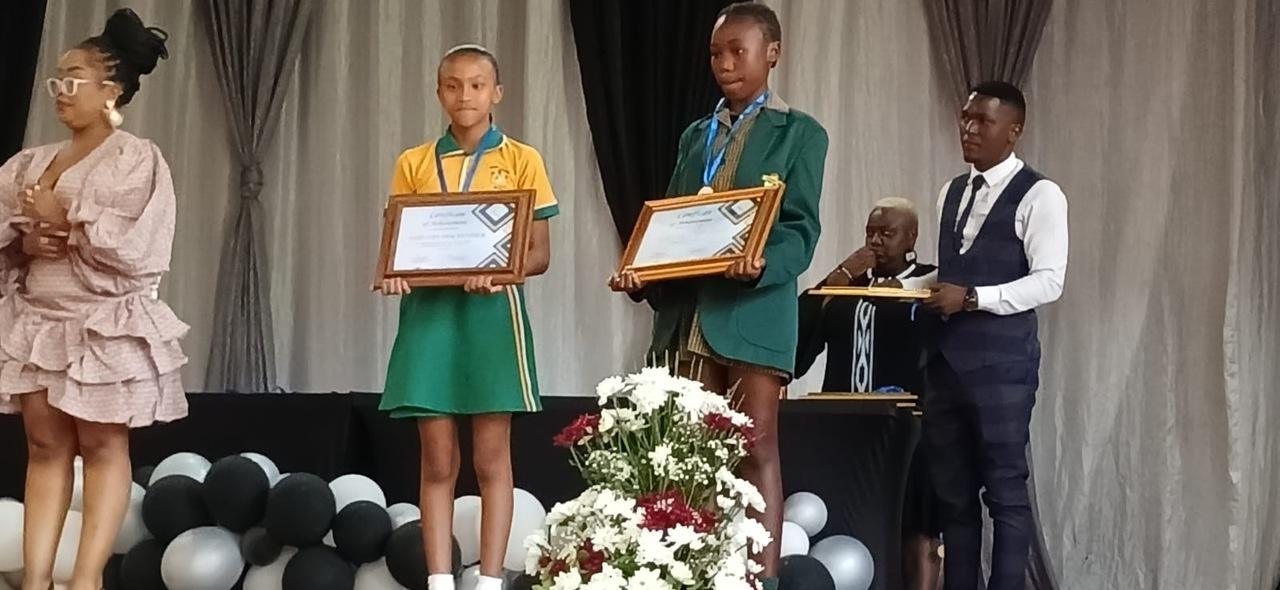 Grade 6 TOP Academic achievers in Circuit 2!