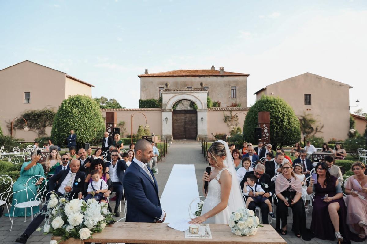 Il rito civile nella tua location dei sogni: i vantaggi di un’esperienza unica e su misura Il rito civile nella tua location dei sogni: i vantaggi di un’esperienza unica e su misura