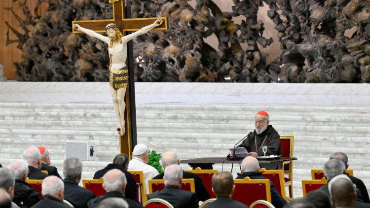 La nueva dimensión de la Fe de María y el llamado a un 'Belén del Corazón' en la Predicación pre-navideña en el Vaticano