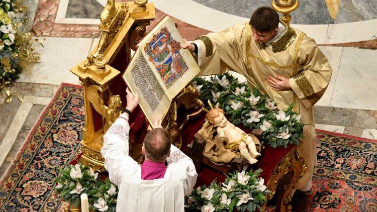 Papa Francisco en Nochebuena: el amor que transforma la historia y la llamada a la Adoración