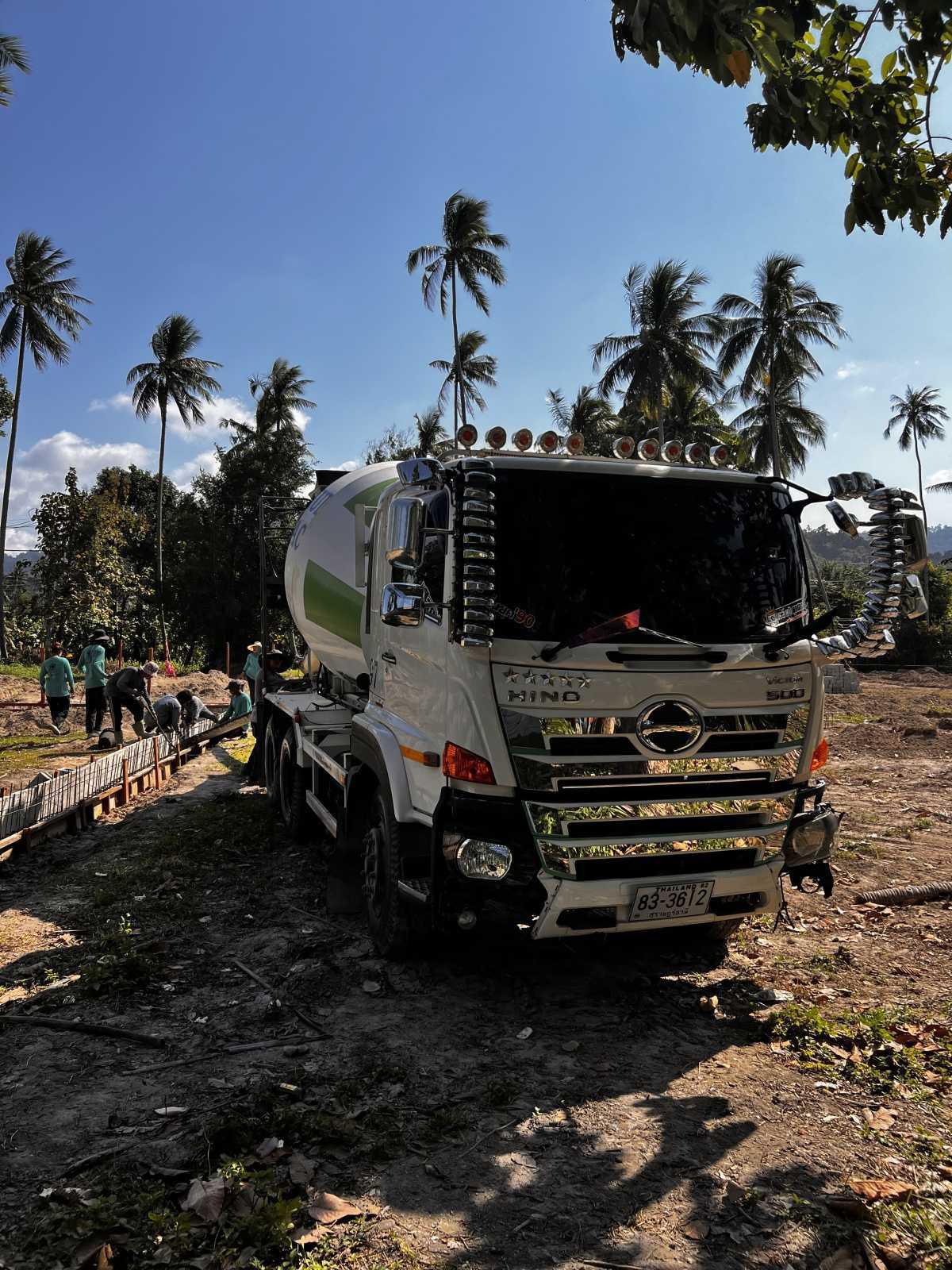 Pose de la Première Ceinture de Fondation Pose de la Première Ceinture de Fondation