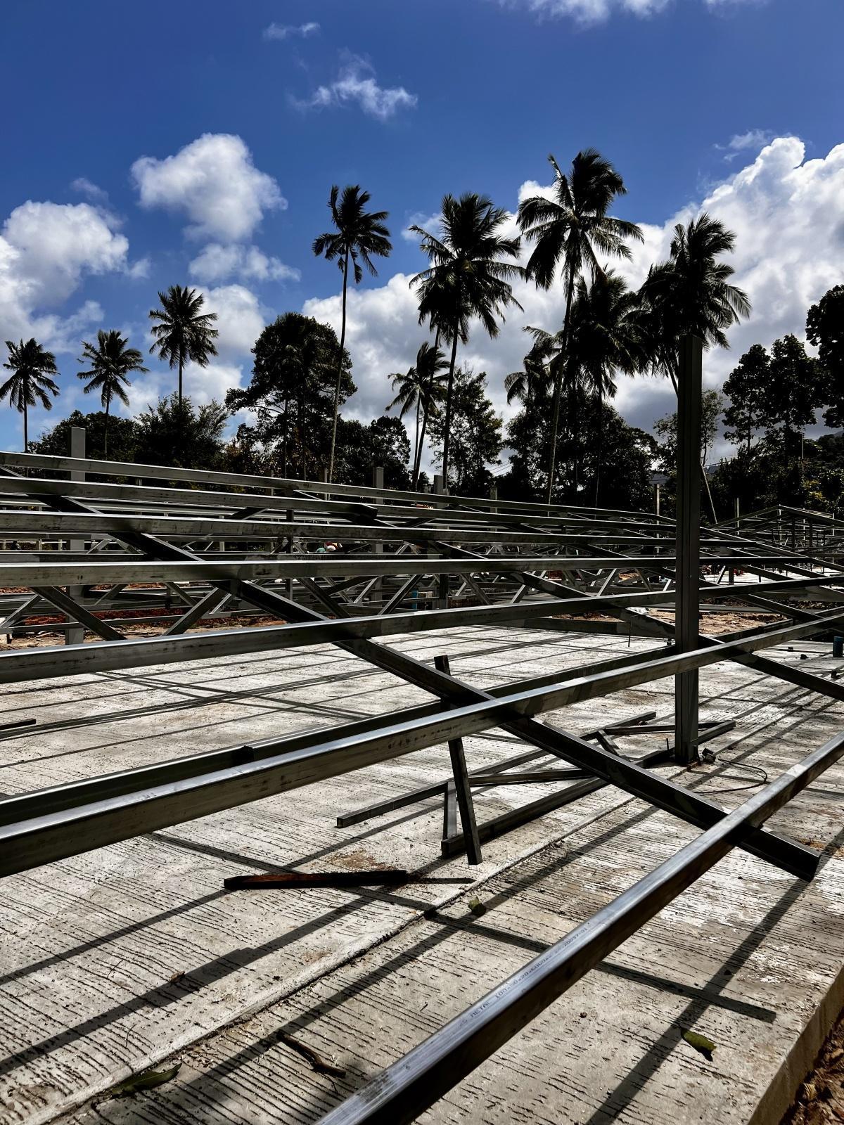 Montage de la Structure Métallique des Toits
