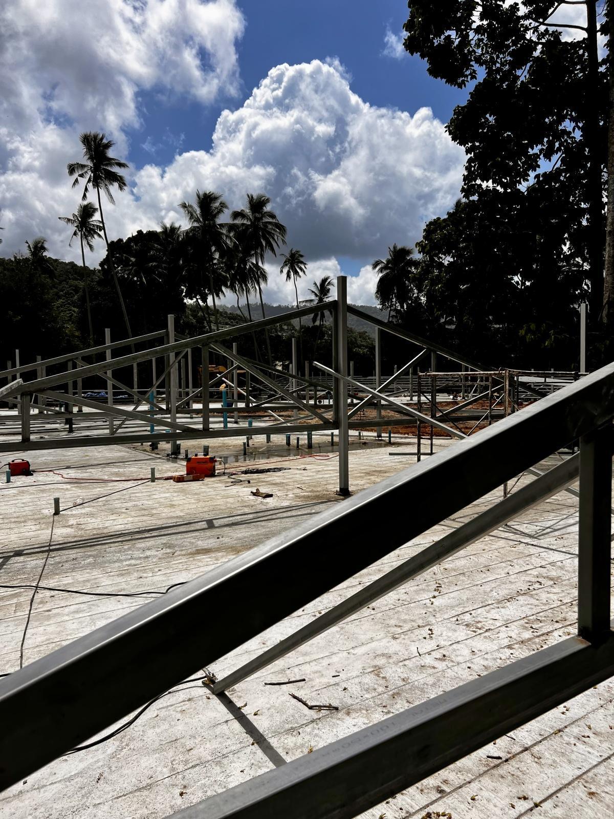 Montage de la Structure Métallique des Toits
