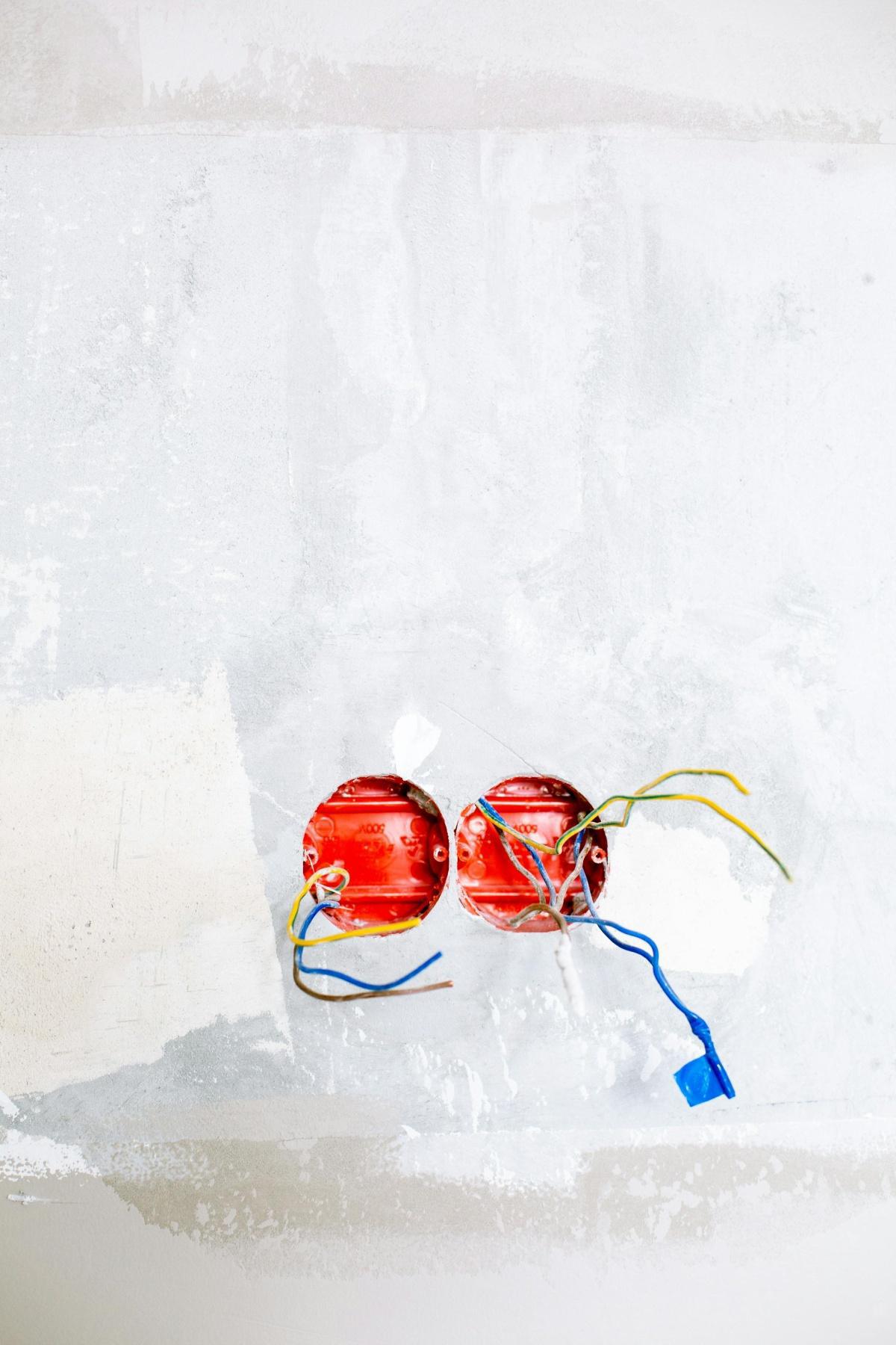 Installation de l’Électricité et de la Plomberie : Les Réseaux Prennent Vie Installation de l’Électricité et de la Plomberie : Les Réseaux Prennent Vie