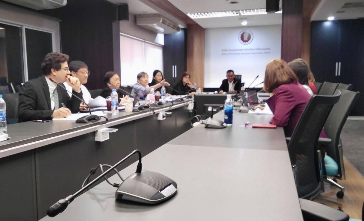 Présentation du Curriculum au Ministère de l’Éducation Thaïlandais : Une Étape Déterminante
