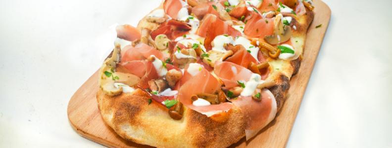 Cos'è la Pinsa Romana Cos'è la Pinsa Romana