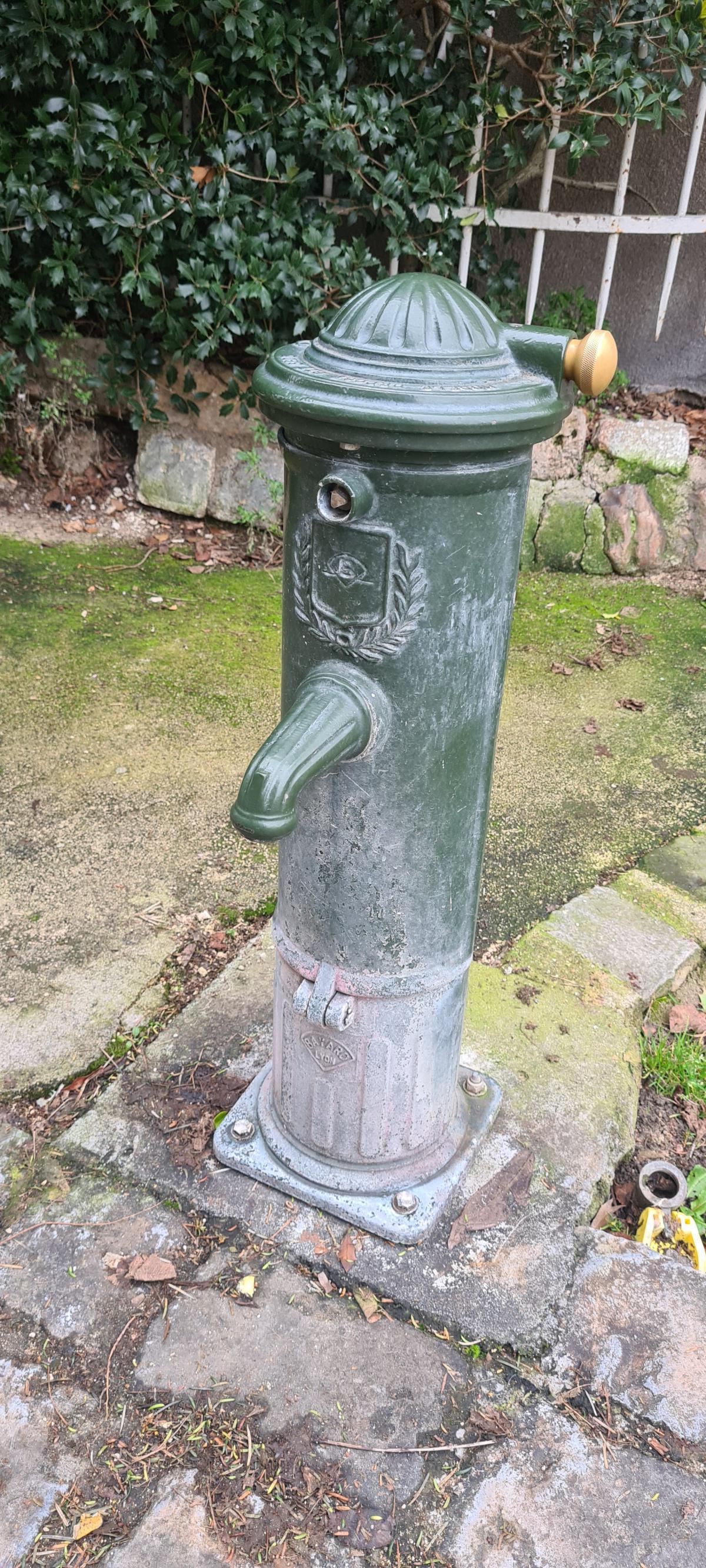 Point d'eau - Square du Cheval Rouge