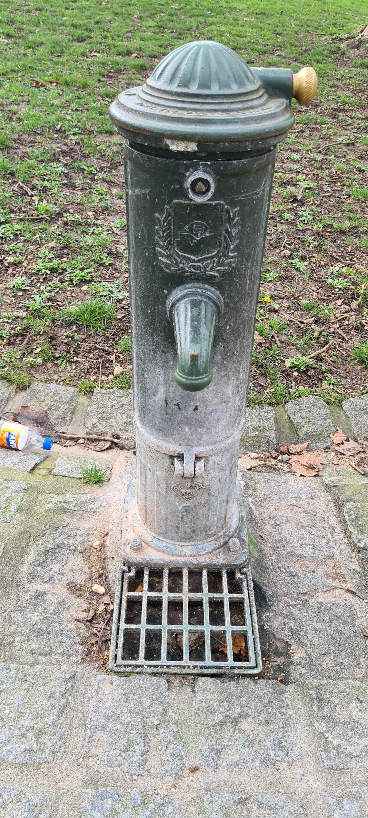 Point d'eau - Boulevard Rocheplatte