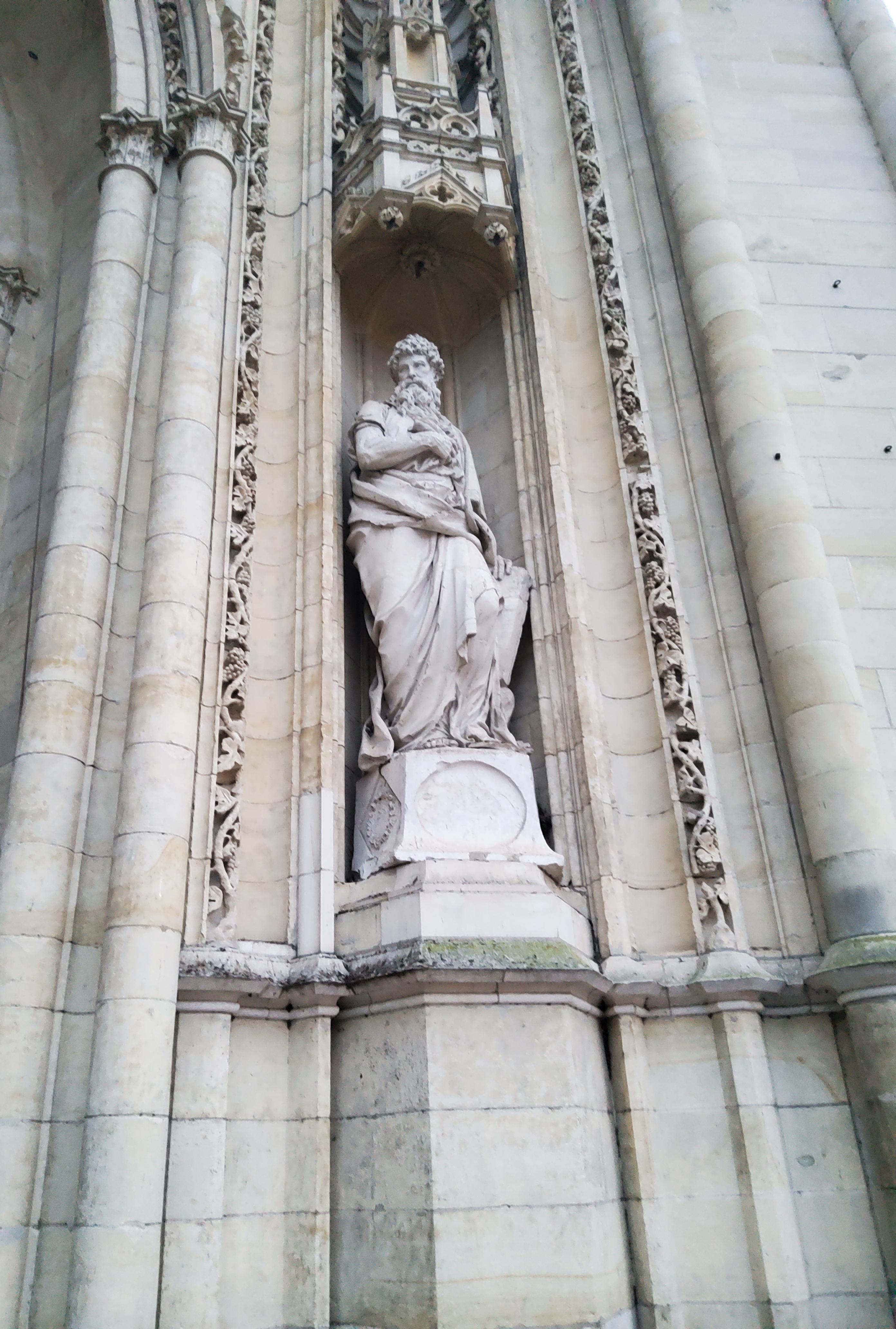 Sculpture en la cathédrale 