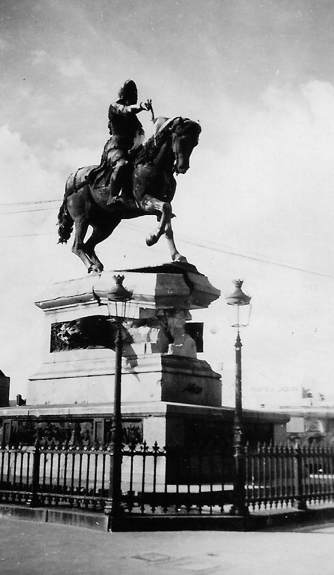 Place du Martroi - Statue de Jeanne d'Arc 