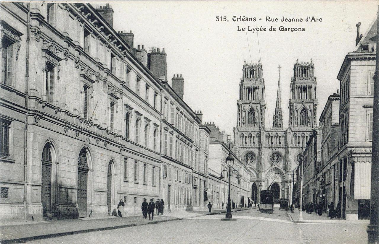 Rue Jeanne d'Arc à Orléans (49)