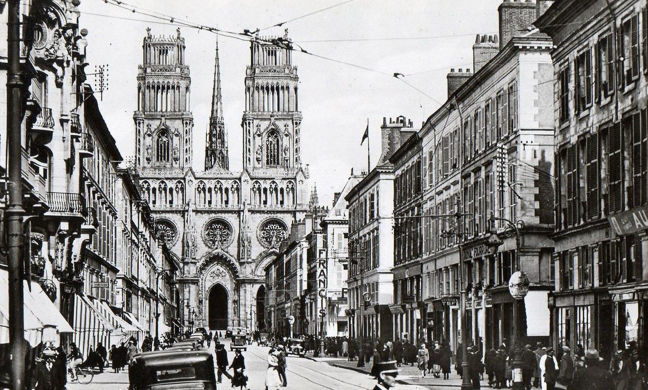 Rue Jeanne d'Arc à Orléans (50)