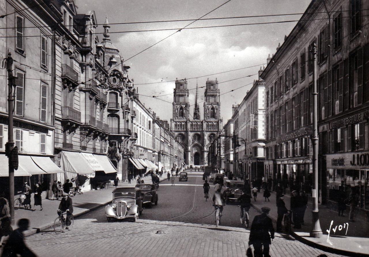 Rue Jeanne d'Arc à Orléans (52)