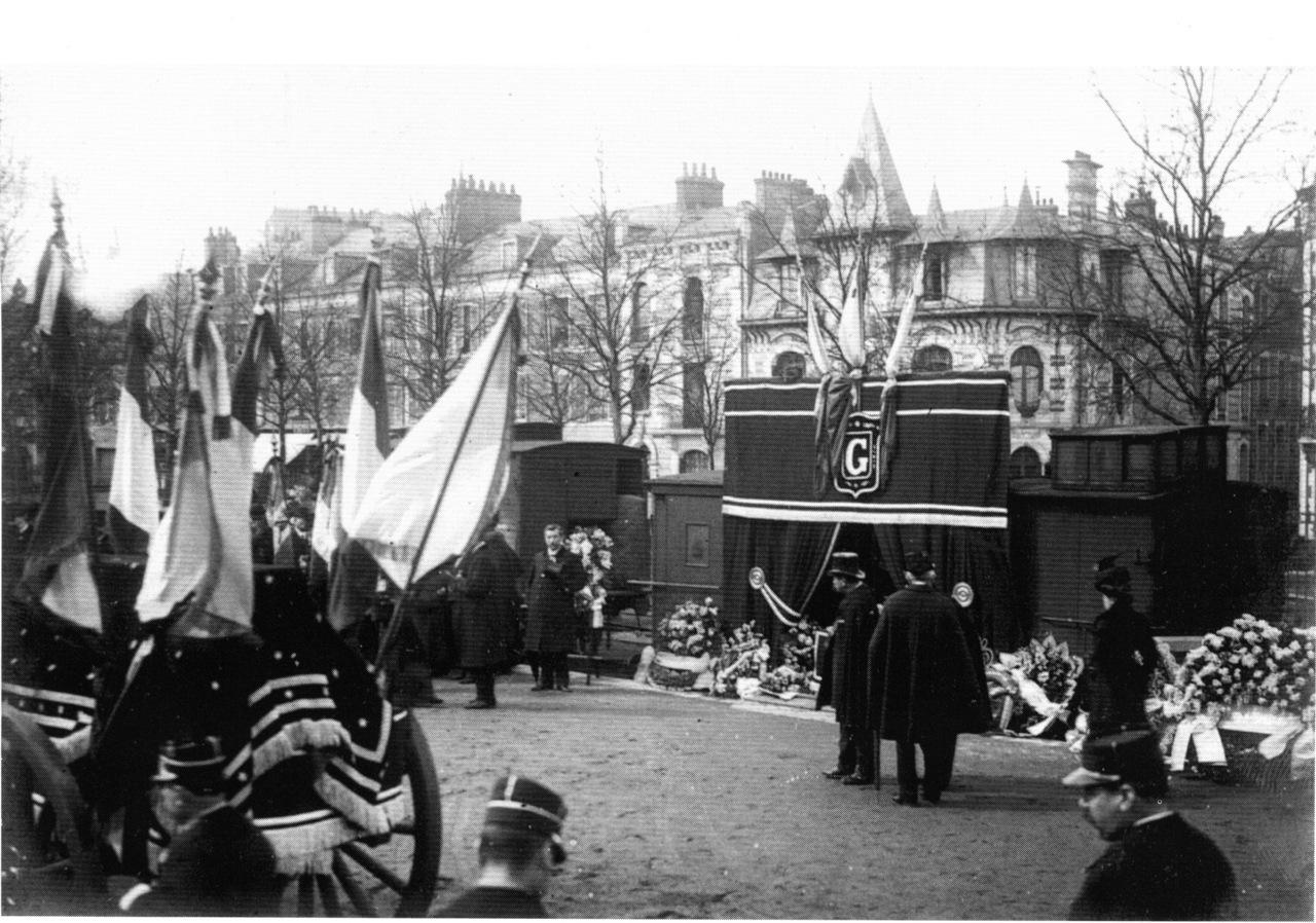 Rue de la Gare - 1908 - obseques du marechal de logis Guenard