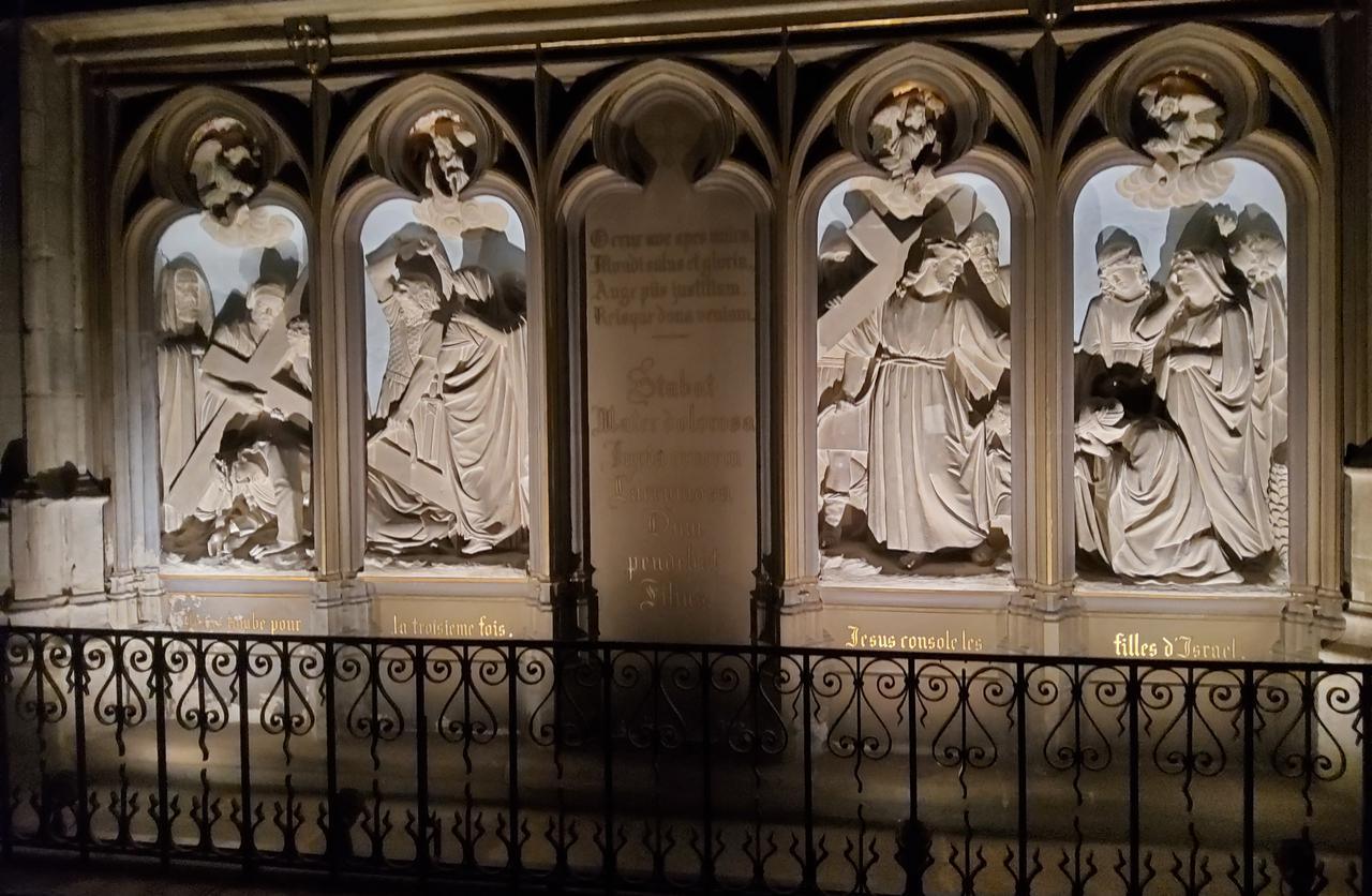 Sculpture en la cathédrale 