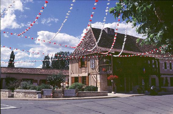5° Rassemblement - 4 et 5 août 2001 - Sant-Laurent-des-Hommes (24400 - Dordogne) Aquitaine