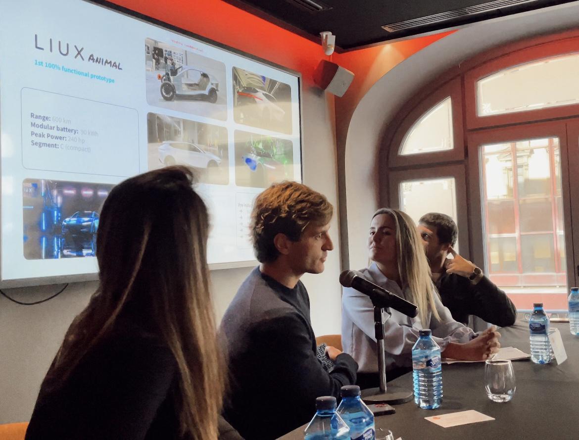 FORO V: “JÓVENES FUNDADORES DE EMPRESAS DE ÉXITO ESPAÑOLAS Y CHINAS REFLEXIONAN SOBRE OPORTUNIDADES Y RETOS” FORO V: “JÓVENES FUNDADORES DE EMPRESAS DE ÉXITO ESPAÑOLAS Y CHINAS REFLEXIONAN SOBRE OPORTUNIDADES Y RETOS”