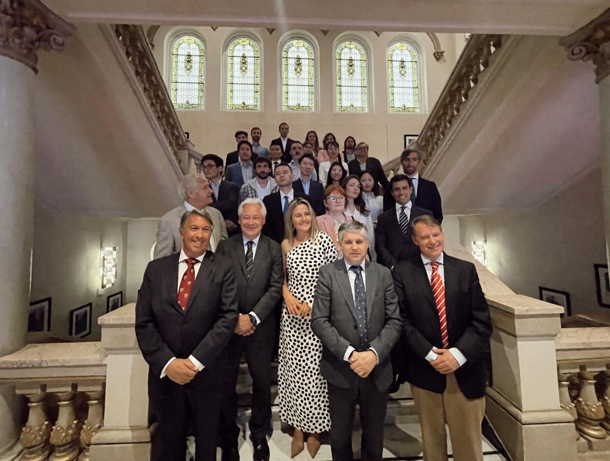 FORO VII: “AMÉRICA LATINA: ENCLAVE DE INVERSIÓN Y EMPRESA ESPAÑOLA Y CHINA” FORO VII: “AMÉRICA LATINA: ENCLAVE DE INVERSIÓN Y EMPRESA ESPAÑOLA Y CHINA”