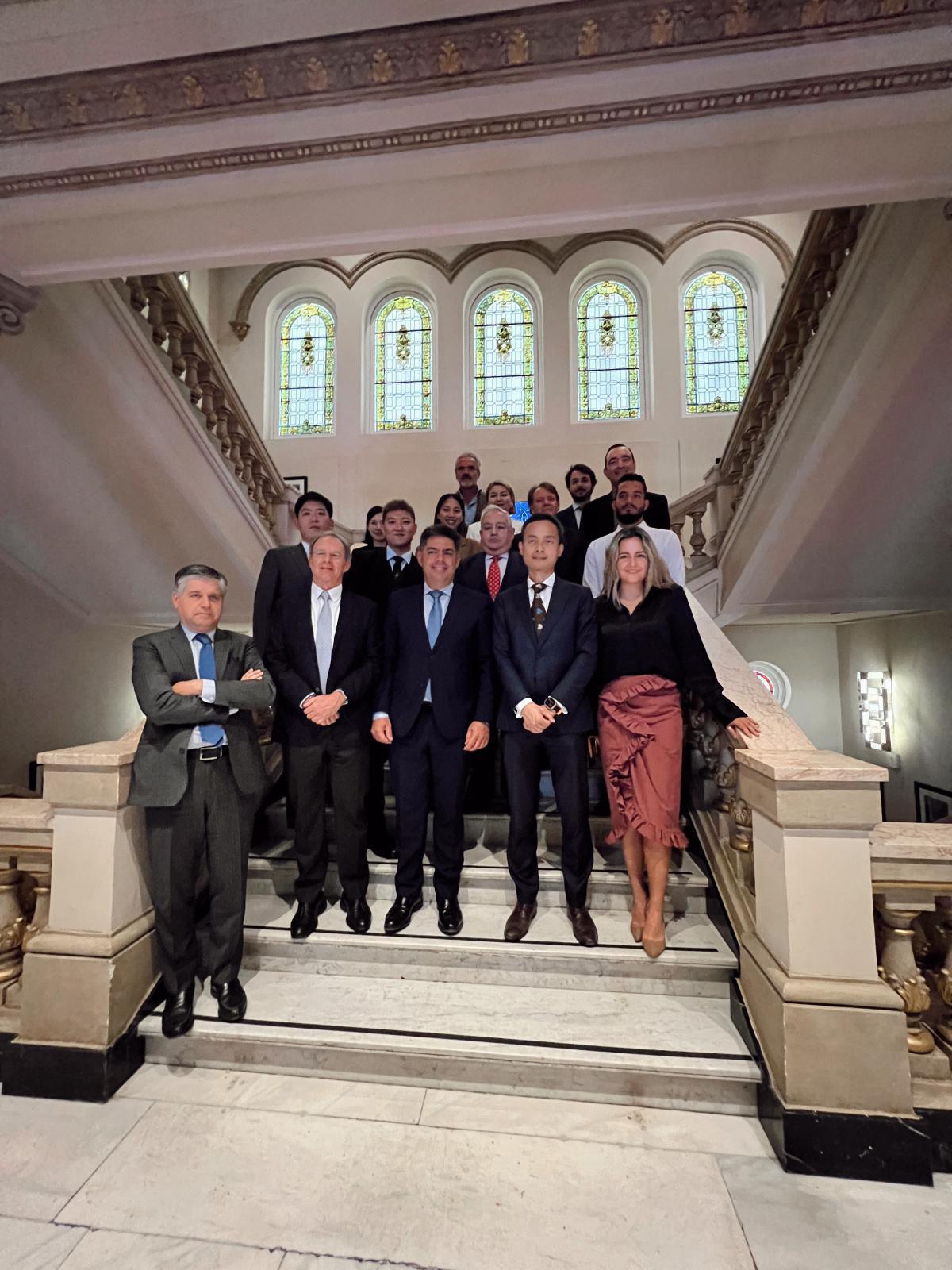 FORO IX: “MADRID Y HONG KONG, UNA MIRADA A LOS POLOS DEL NEGOCIO INTERNACIONAL” FORO IX: “MADRID Y HONG KONG, UNA MIRADA A LOS POLOS DEL NEGOCIO INTERNACIONAL”