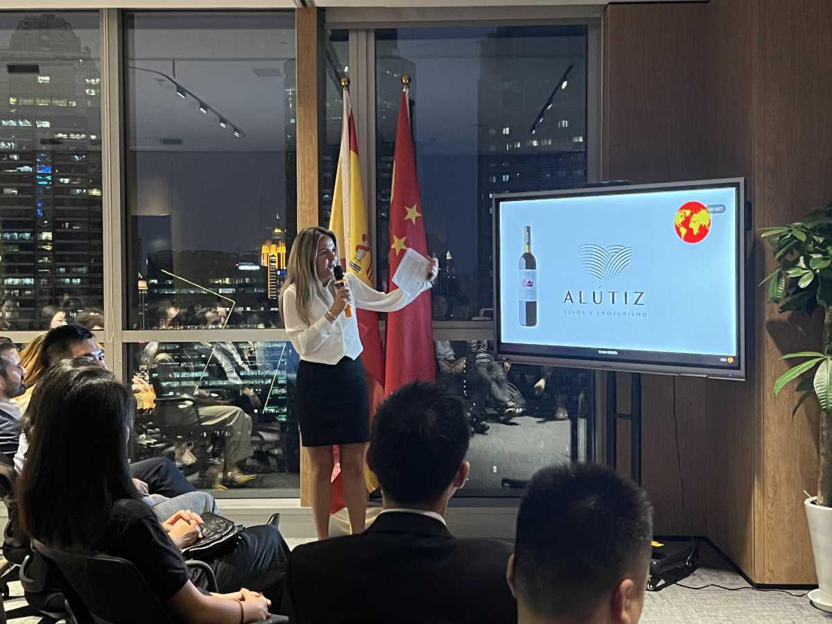 FORO X: “EMPRESAS ESPAÑOLAS BUSCAN APROVECHAR LAS NUEVAS POLÍTICAS INTEGRALES DE CHINA QUE FOMENTAN LA INVERSIÓN EXTRANJERA” FORO X: “EMPRESAS ESPAÑOLAS BUSCAN APROVECHAR LAS NUEVAS POLÍTICAS INTEGRALES DE CHINA QUE FOMENTAN LA INVERSIÓN EXTRANJERA”