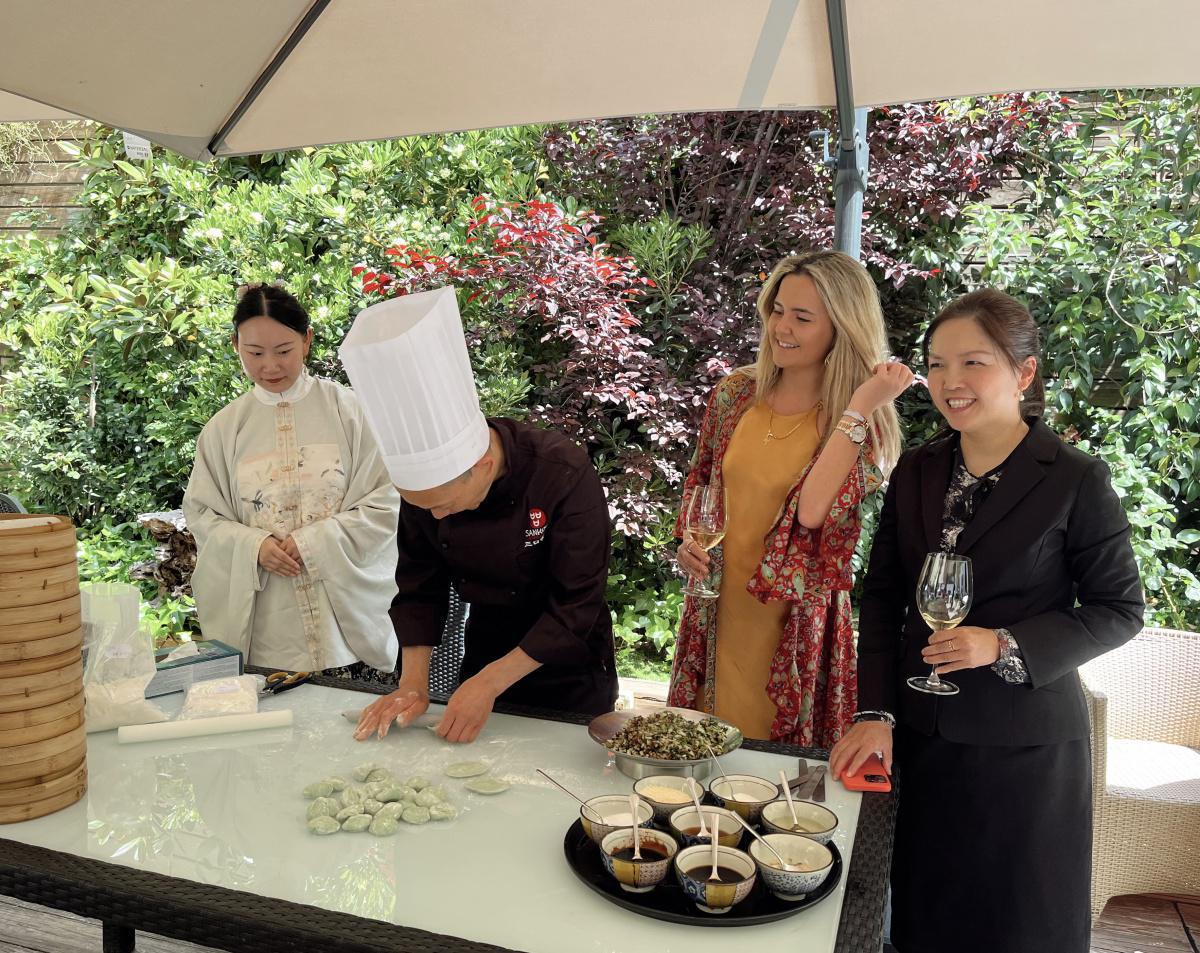 Gobierno de Jiangsu celebra el reconocimiento a NI HAO CONECTA (NHC) en el restaurante El Bund 