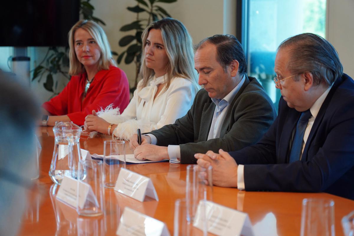 El vicealcalde de Shenzhen, tercera potencia de China, visita Madrid para fortalecer lazos entre ambas ciudades 
