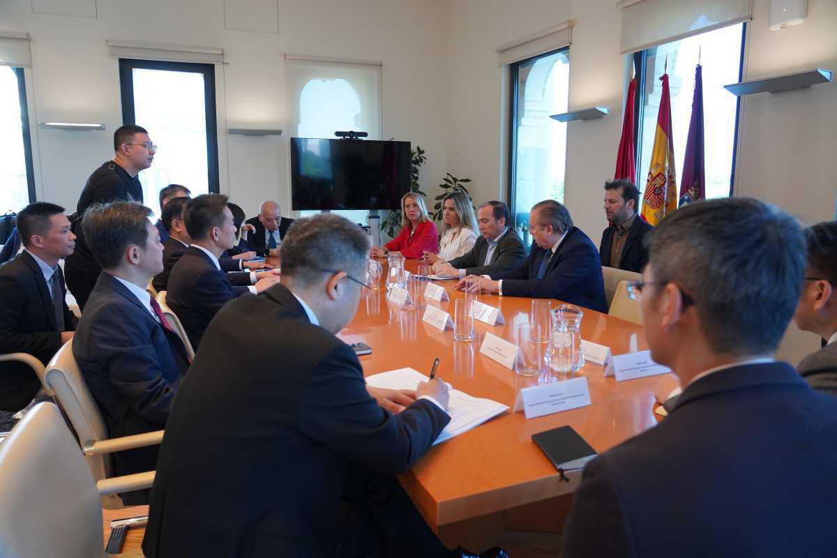 El vicealcalde de Shenzhen, tercera potencia de China, visita Madrid para fortalecer lazos entre ambas ciudades 