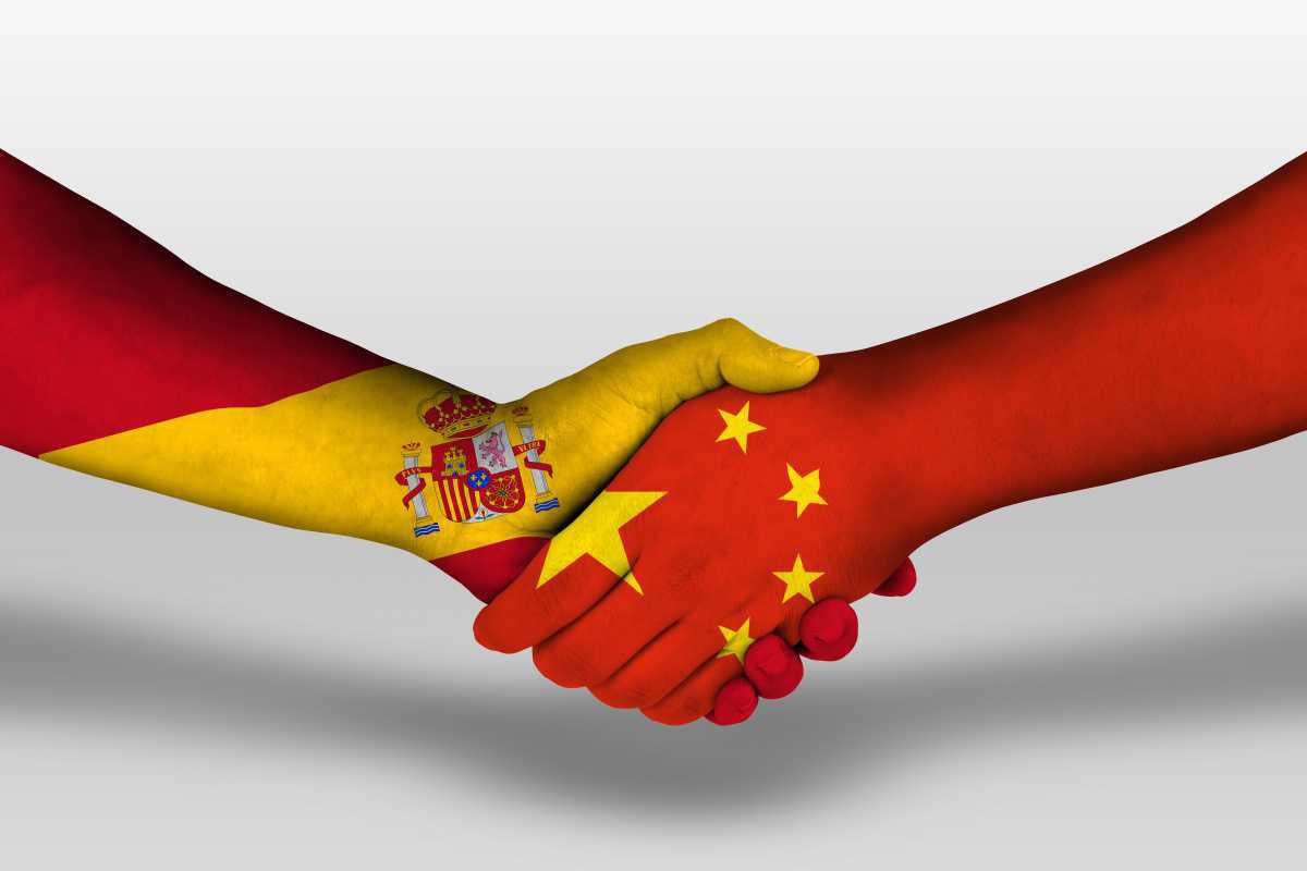 Pedro Sánchez refuerza la alianza estratégica con China en un viaje clave para las relaciones bilaterales.