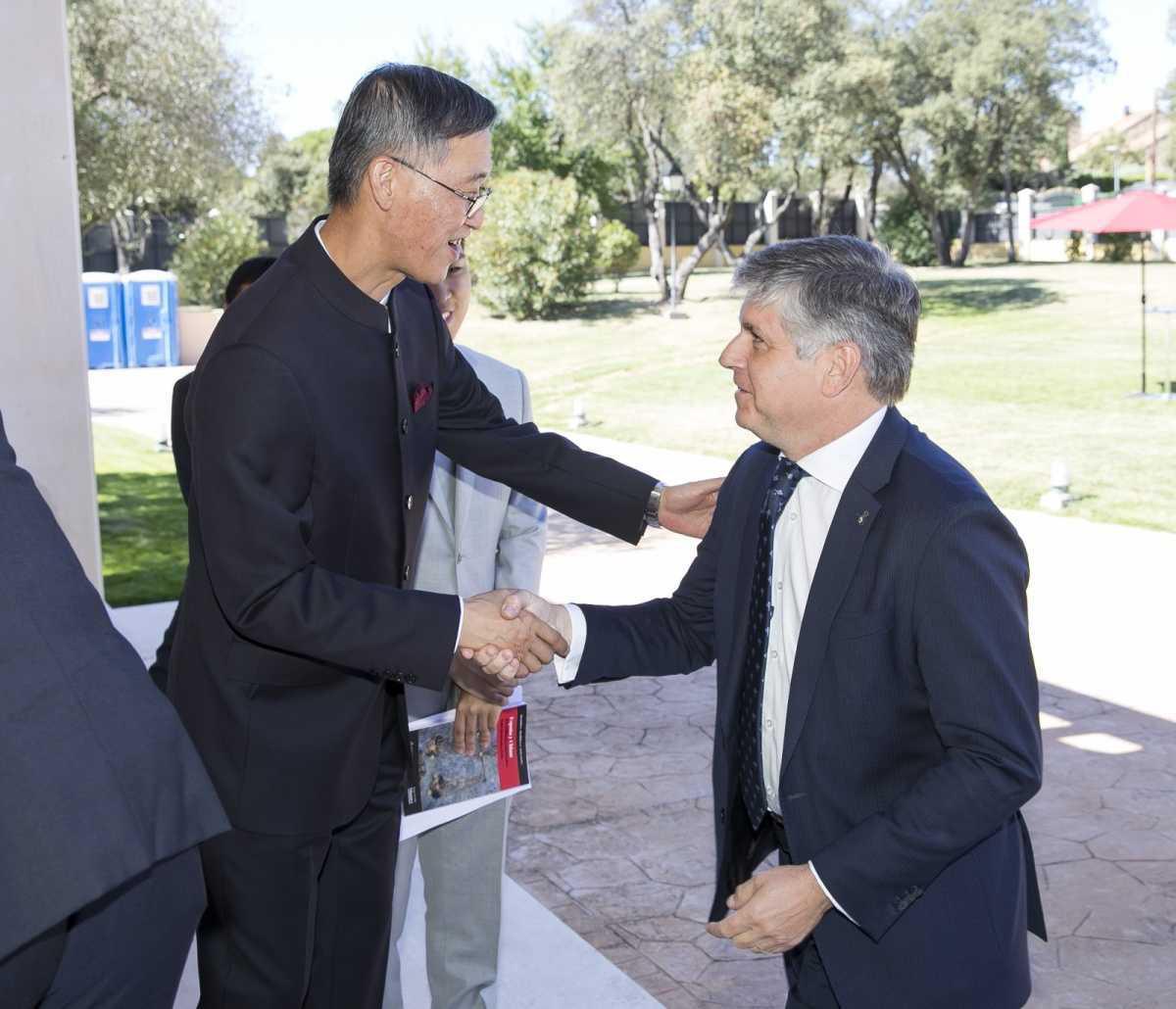 Celebramos el 76.º aniversario de la República Popular China y el comienzo de la Semana Dorada