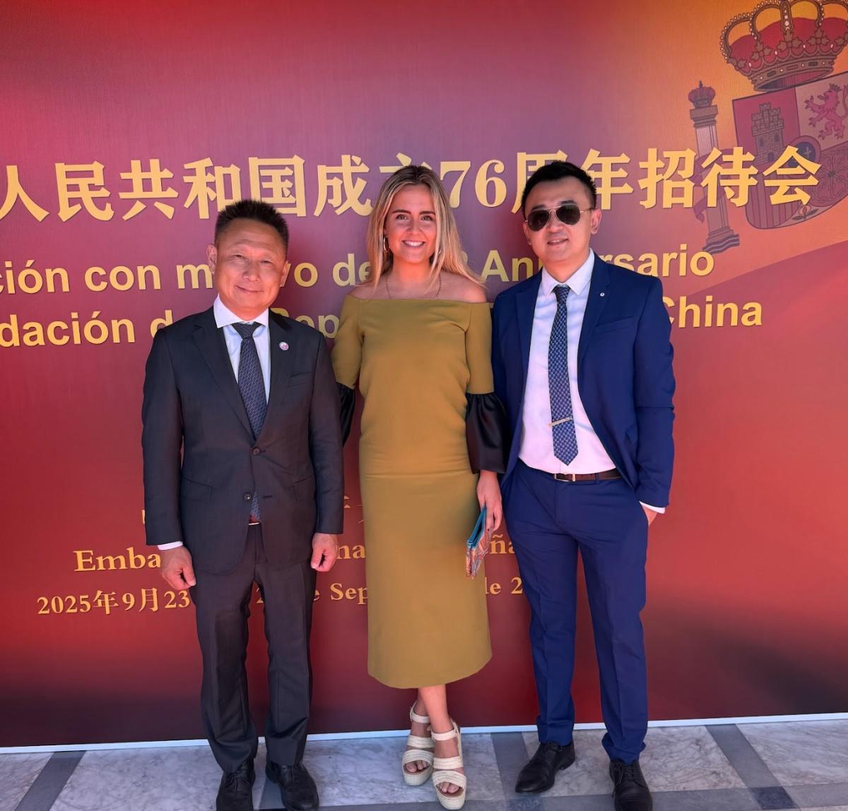 Celebramos el 76.º aniversario de la República Popular China y el comienzo de la Semana Dorada